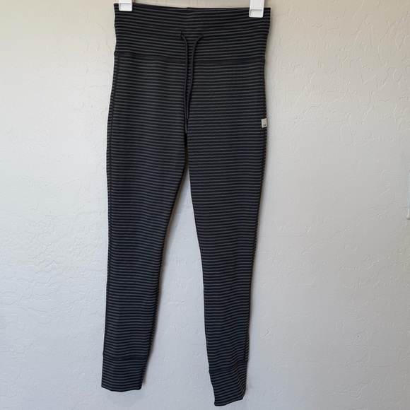 Vuori Pants - Vuori Striped Leggings - Black and Gray
